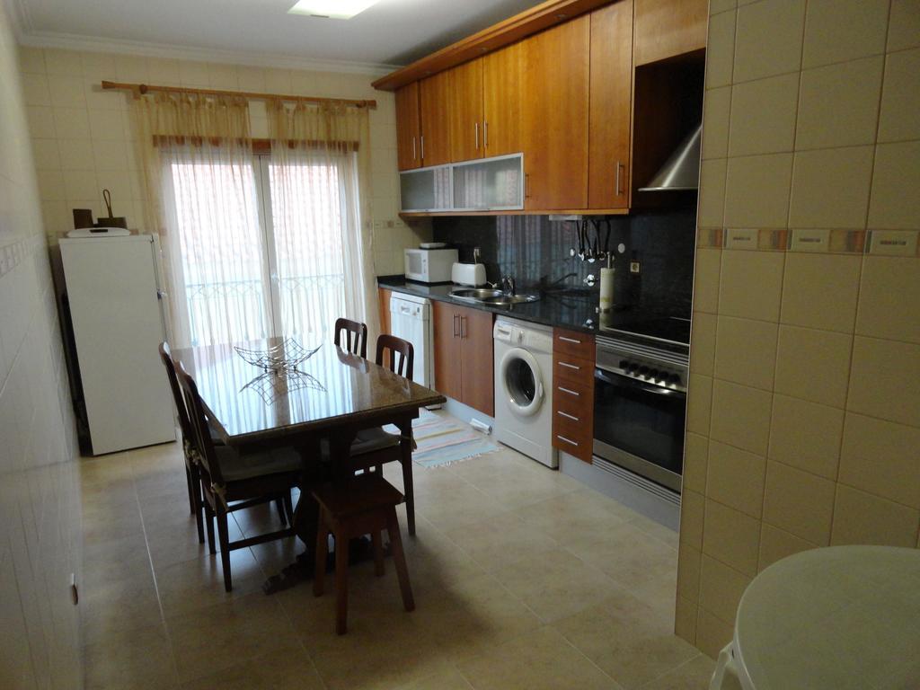 Apartamento Praia ساو مارتينهو دو بورتو المظهر الخارجي الصورة