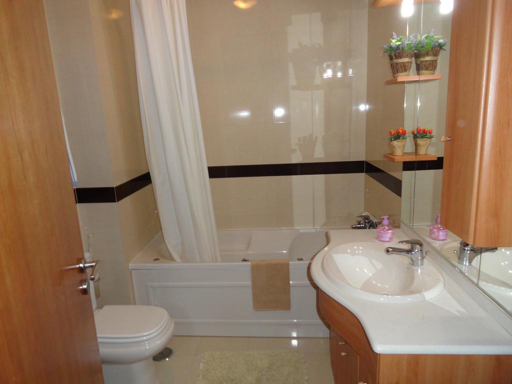 Apartamento Praia ساو مارتينهو دو بورتو المظهر الخارجي الصورة