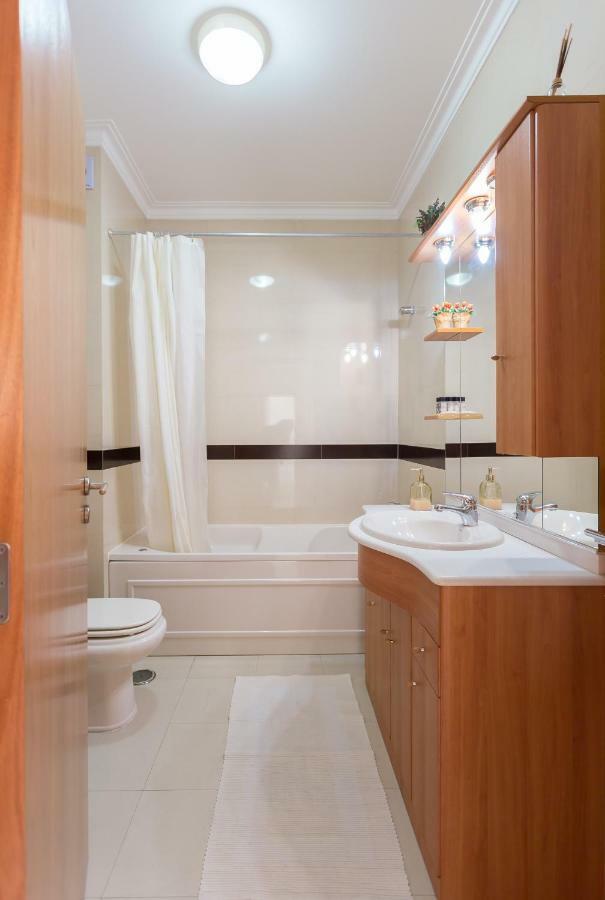Apartamento Praia ساو مارتينهو دو بورتو المظهر الخارجي الصورة