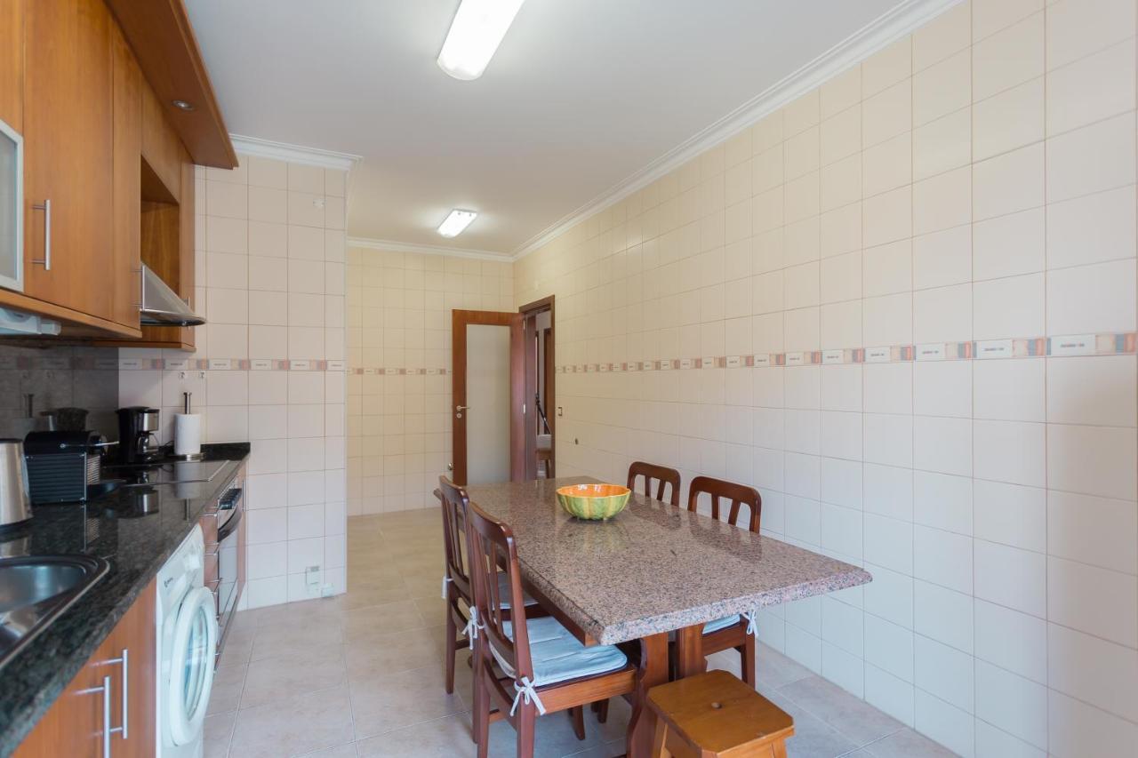 Apartamento Praia ساو مارتينهو دو بورتو المظهر الخارجي الصورة